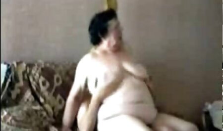 Orgasme jonge geit erotische sexfilmpjes door dildo twee kanten met oude oma